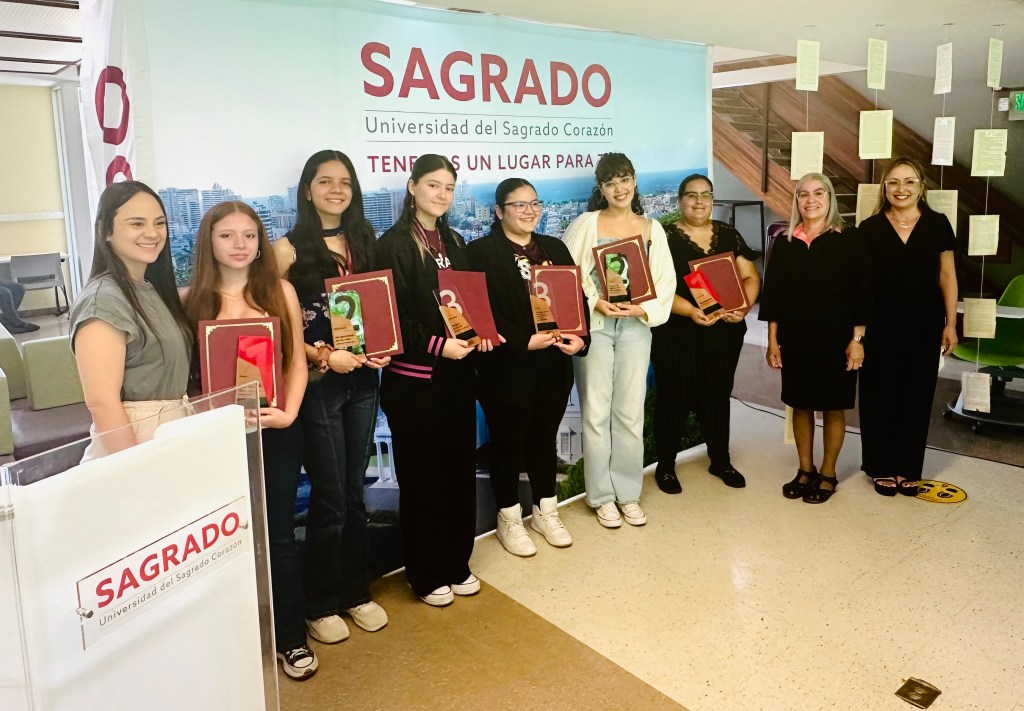A casa llena: premiación del Tercer Certamen&nbsp;Literario